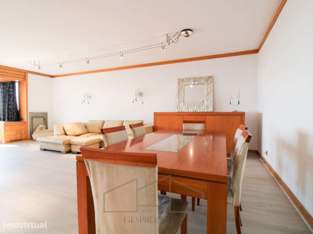 Apartamento T4 nas Torres das Amoreiras-7