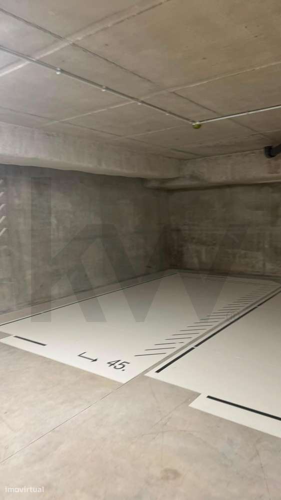 T1 com garagem NOVO a menos de 100 metros da Estação da Ameixoeira, ju-1
