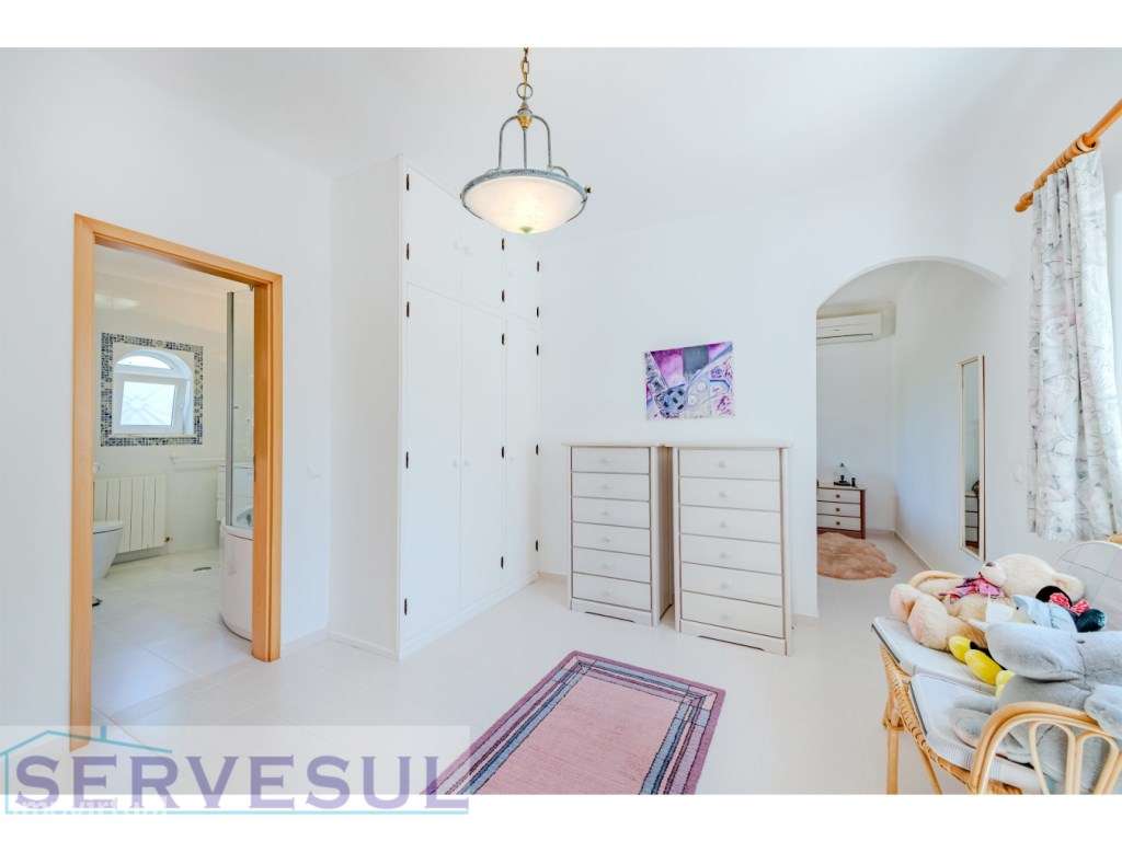 Moradia Deslumbrante de 2 andares com 274 m², composta por 4 quarto...-38