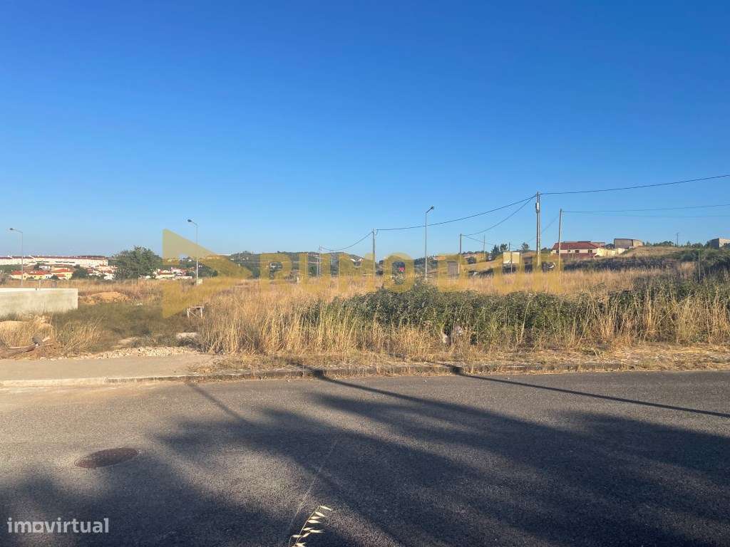 LOTE 19 - 506,66 m² | Ótimo preço: 45 000 € - Grande imagem: 3/4