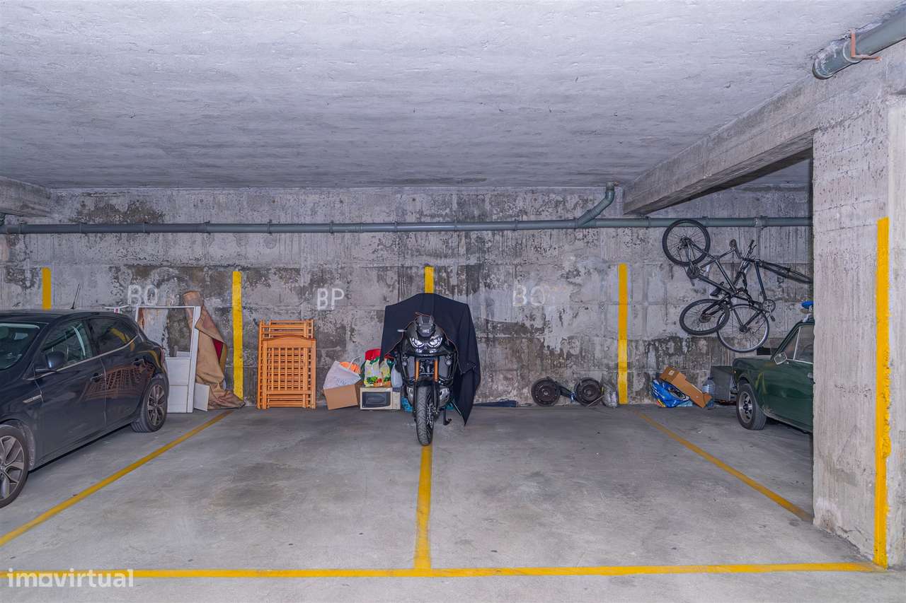 Apartamento T4 em Barcelos – Espaço, Conforto e Excelente Varanda!-34