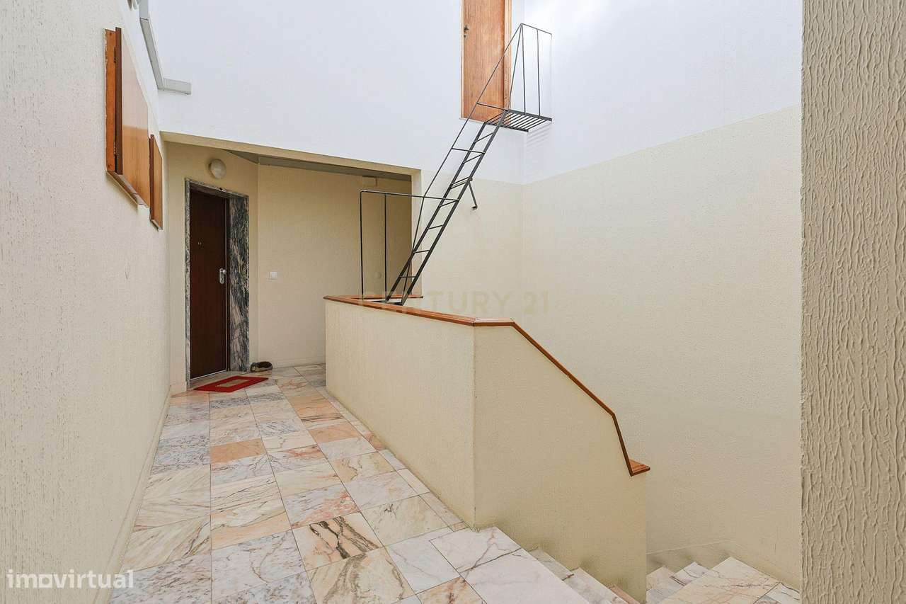 T3 totalmente remodelado em Vale de Milhaços, Corroios-18