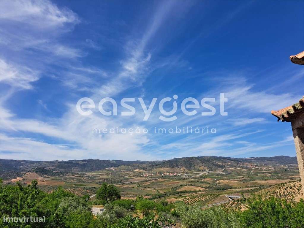 Moradia para recuperar na aldeia de Nozelos, Torre de Moncorvo. - Grande imagem: 5/19