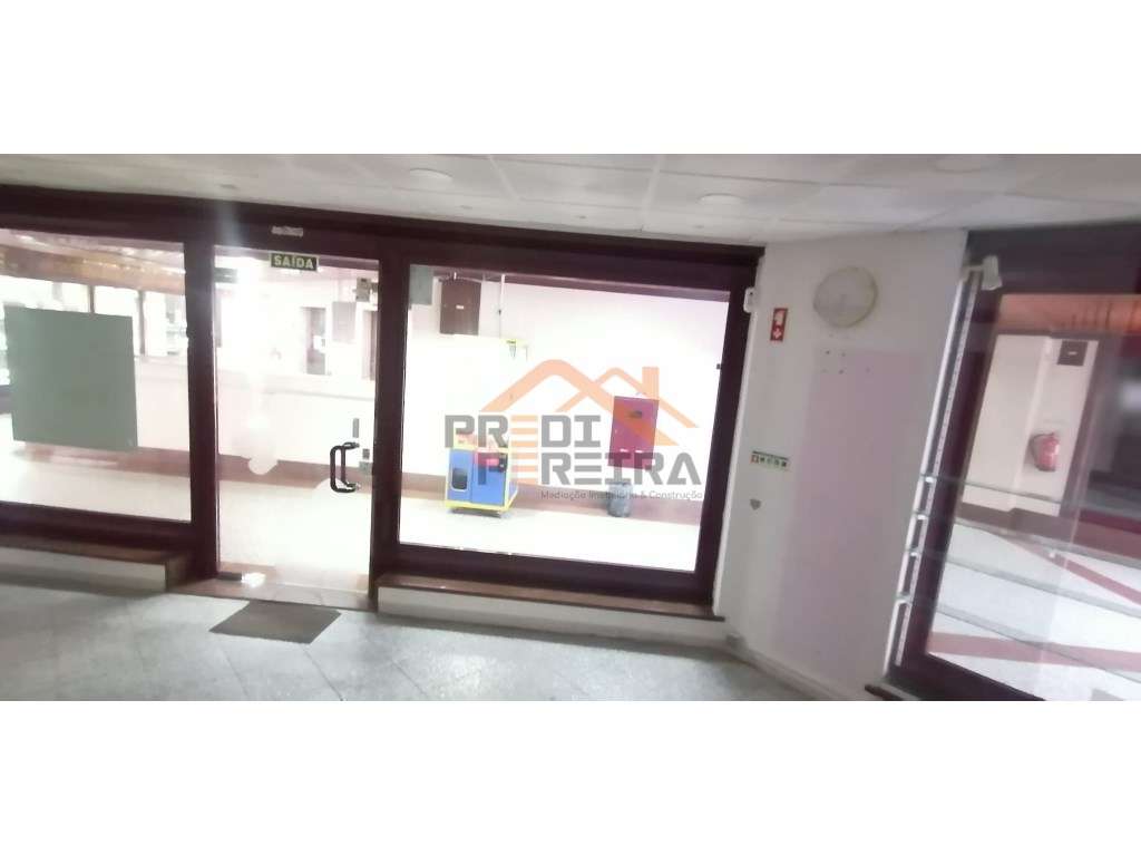 Loja disponível, situada no Centro Comercial do Chapim! - Grande imagem: 3/22