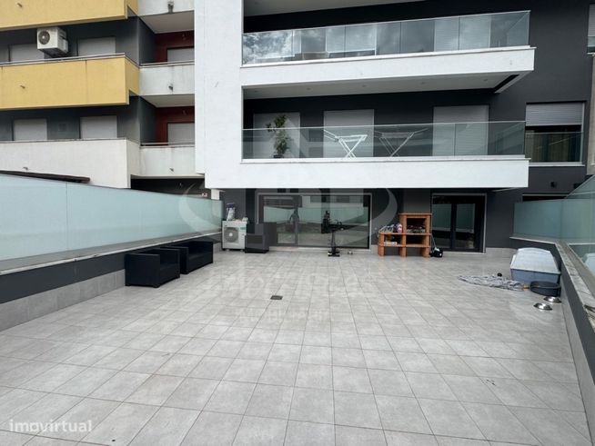 Apartamento T4 seminovo com terraço, no Parque das Oliveiras em Cam...-37