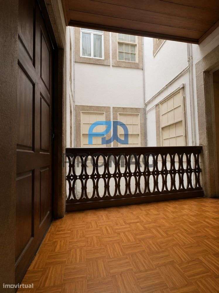 Prédio com Comércio - Baixa do Porto-22