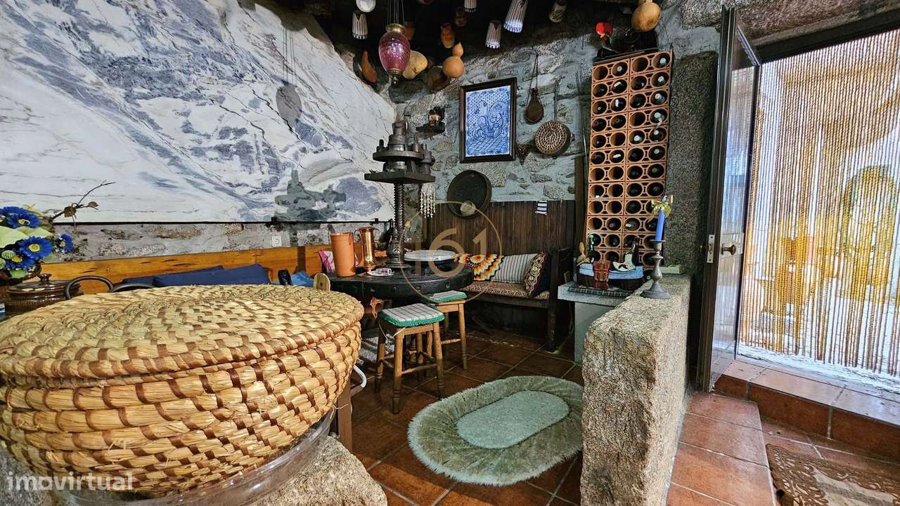 Duas Casas em Sendim - Miranda do Douro-13