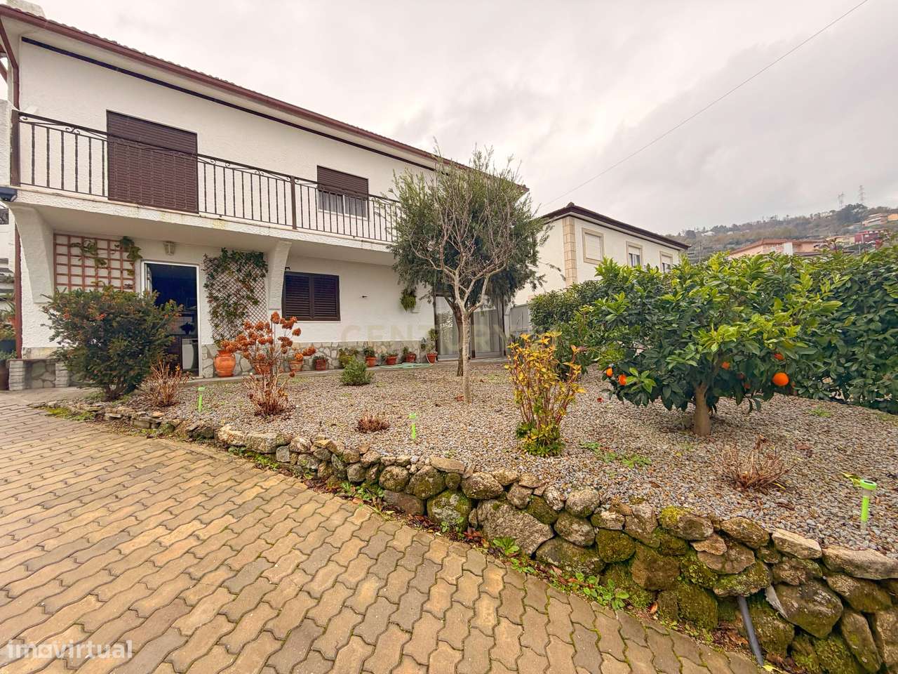 Moradia de quatro quartos com Terreno de 2.069 m², em Anreade, Resende - Grande imagem: 2/28