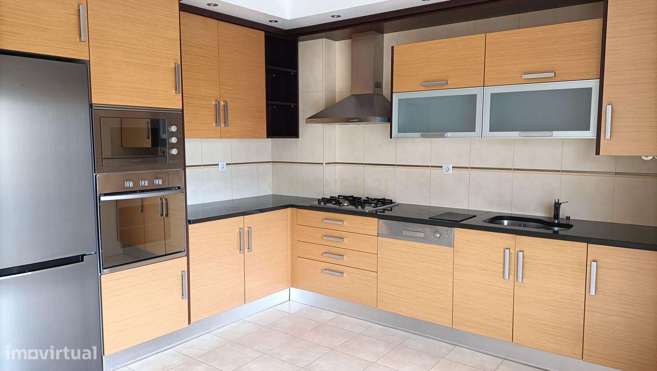 Apartamento T3 para arrendar com garagem e varanda – Caldas da Rainha - Grande imagem: 3/26