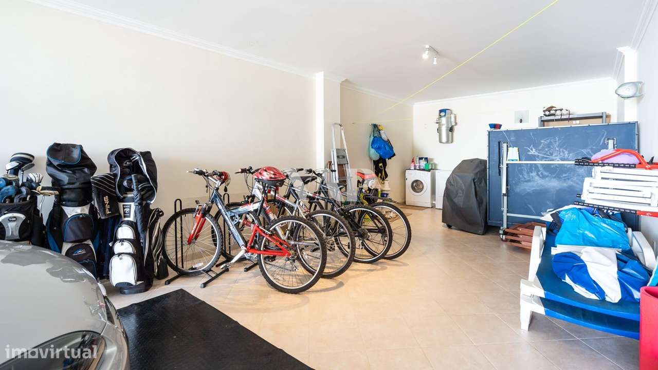 Moradia V3+2 em Condomínio Fechado com Vista Mar em Vilamoura-26