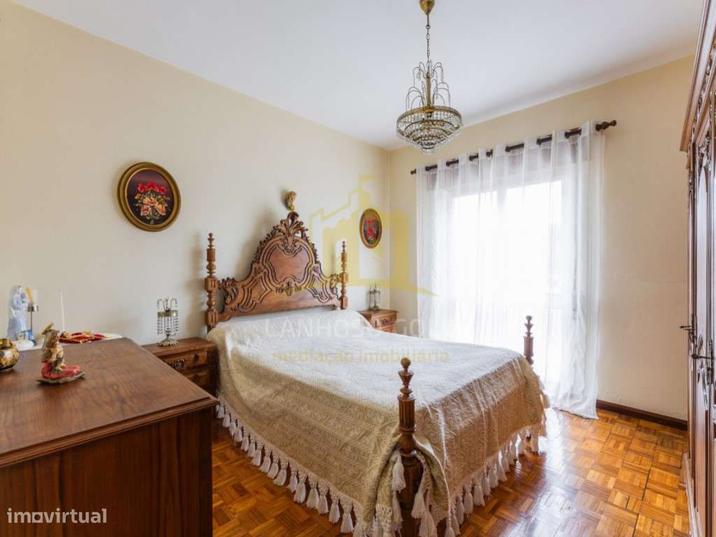 Moradia T6 em Lanhoso - Espaço, Conforto e Versatilidade-8