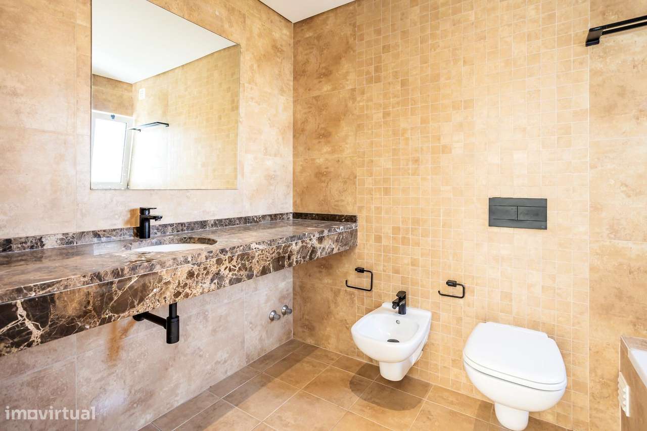 Moradia de Luxo em Condomínio Exclusivo com Piscinas no Carvoeiro-42