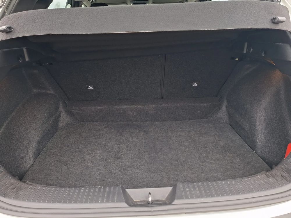 Kamera / Czujniki Tył / Ekran 8” / Martwe Pole / Carplay i Android