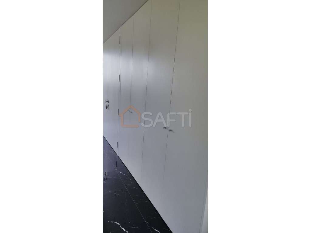 Moradia nova em condomínio fechado com piscina - Grande imagem: 5/29