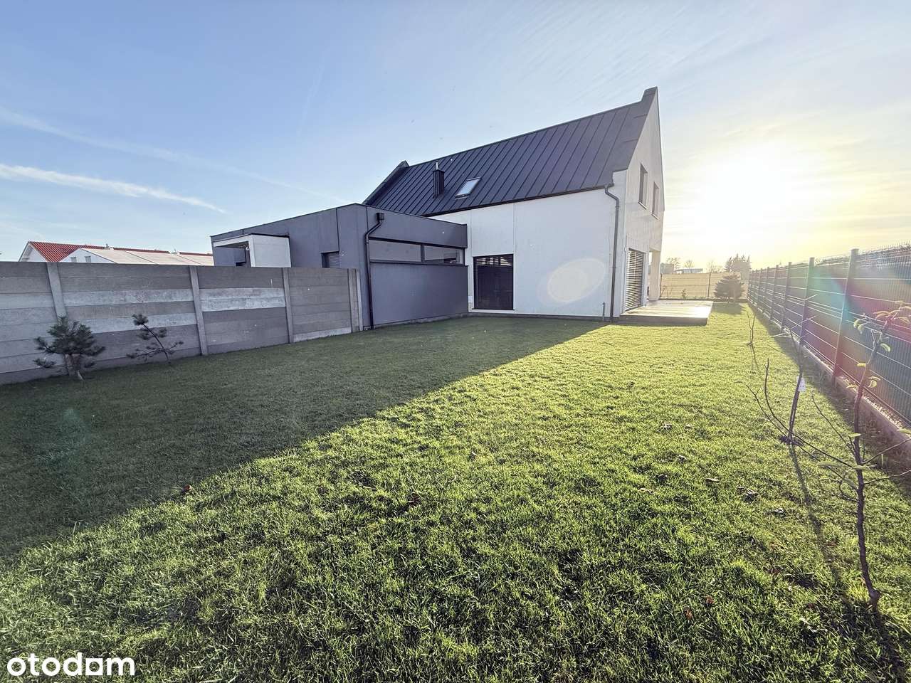 dom z dużym garażem  + lokal usługowy - pow. 262m2 -- Leszno - Zatorze-16