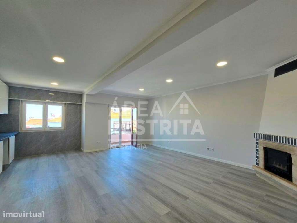 Apartamento T4, totalmente remodelado, na Cruz de Pau-3