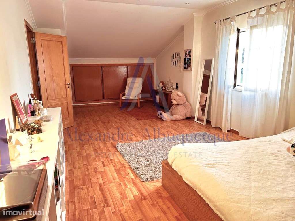 Moradia Isolada T3 com Piscina e Garagem em Azeitão-31