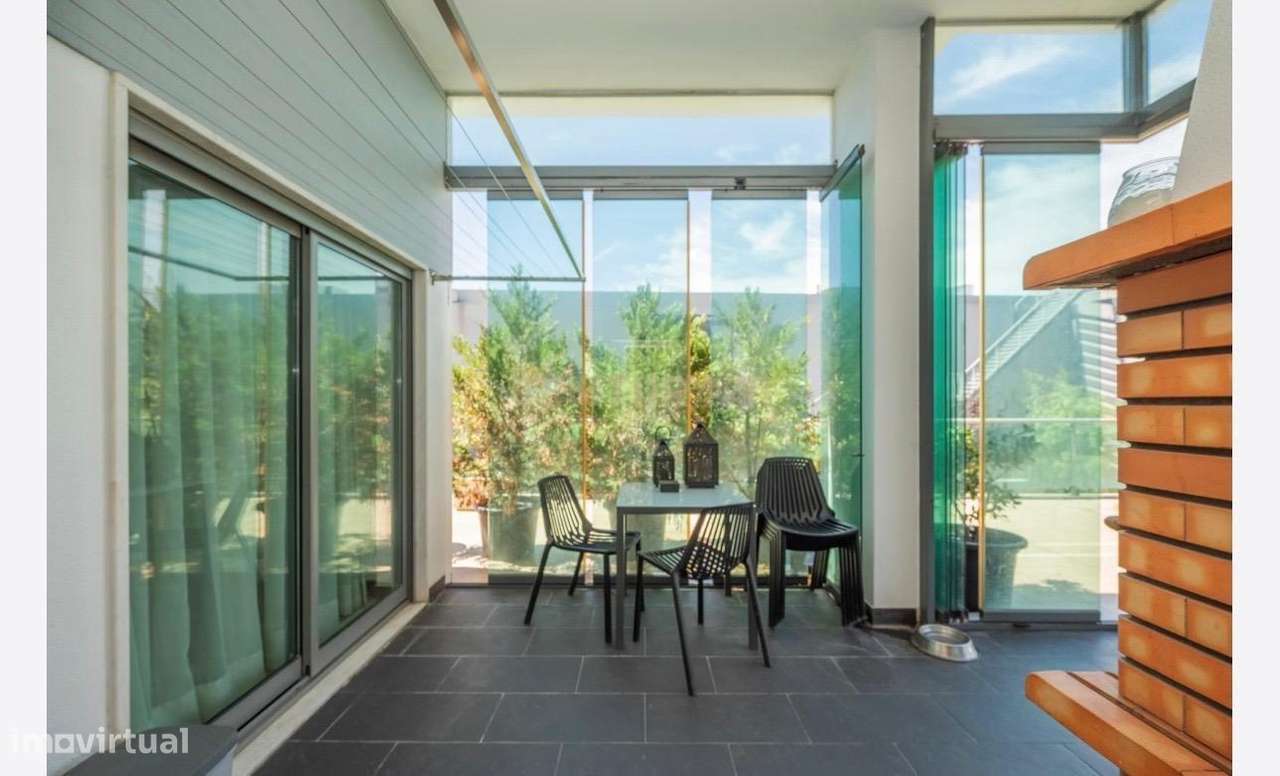 APARTAMENTO T4 DE SONHO NA AMORA | SEIXAL-0