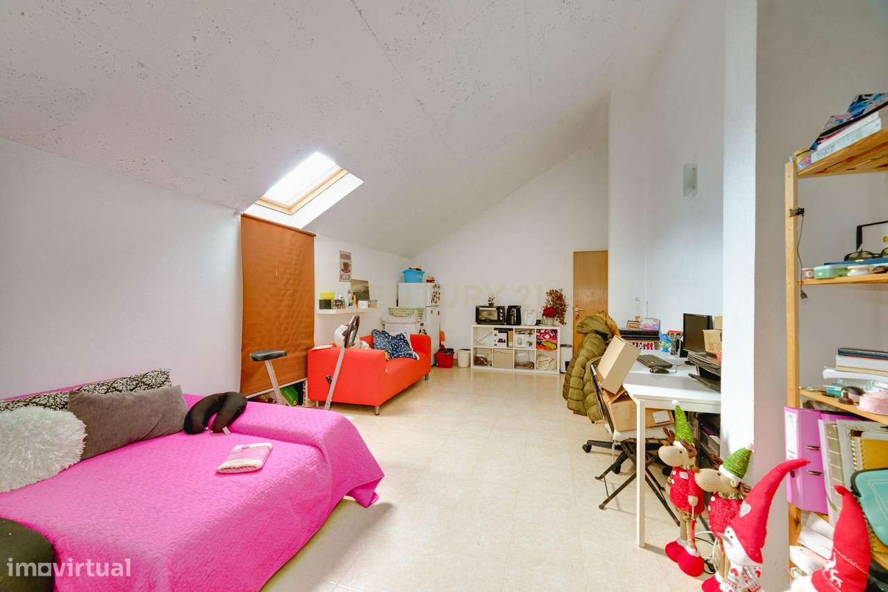 Espaçosa Moradia T3 em Quinta do Anjo, Palmela-22