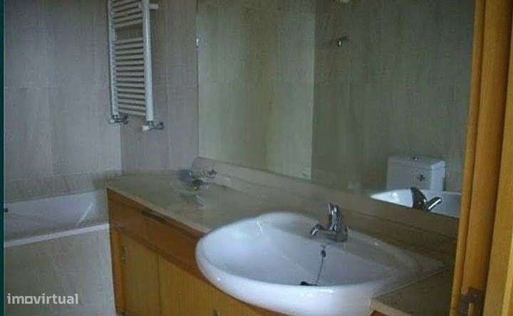 Moradia Maia com Jardim e Piscina - Grande imagem: 4/12