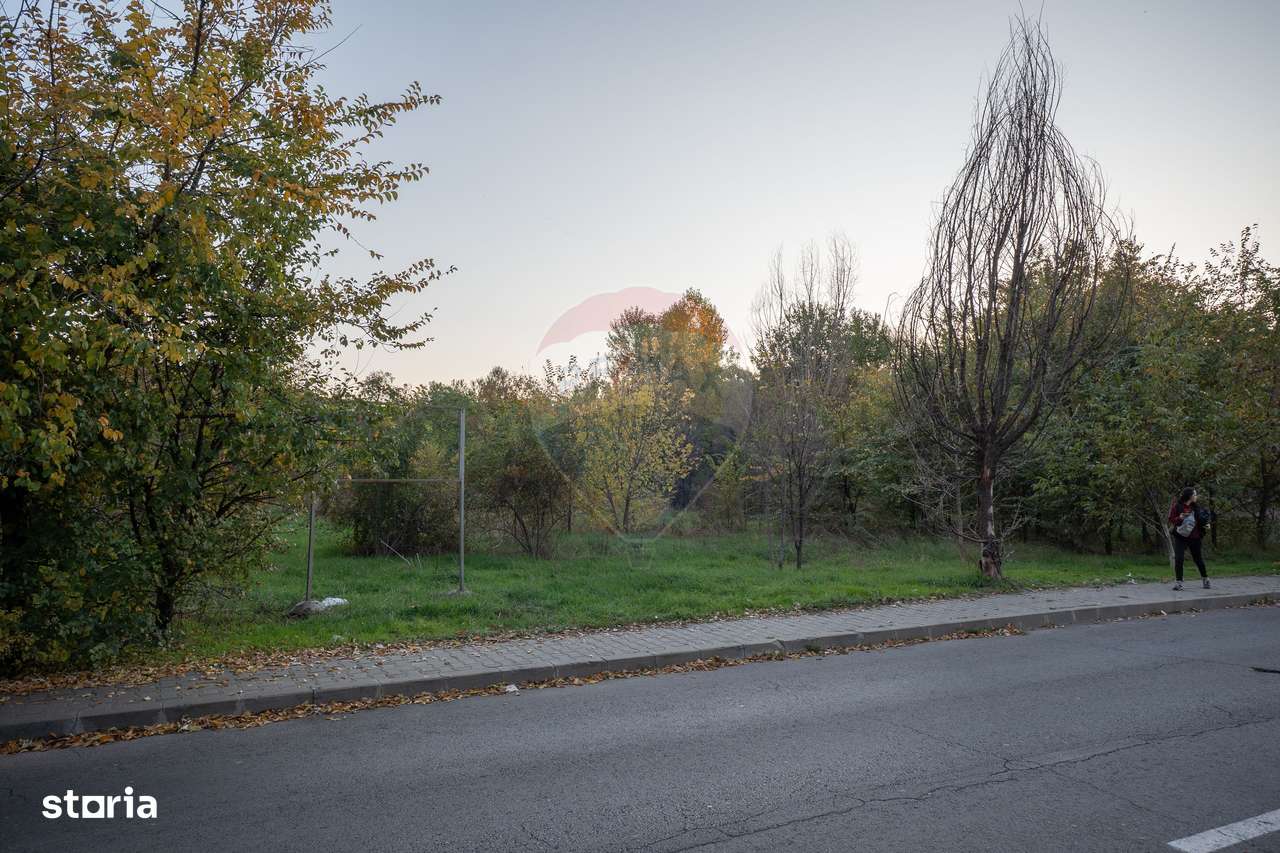 Vanzare Teren 1,800mp Vacaresti-Tinetretului - Imagine principală: 5/14