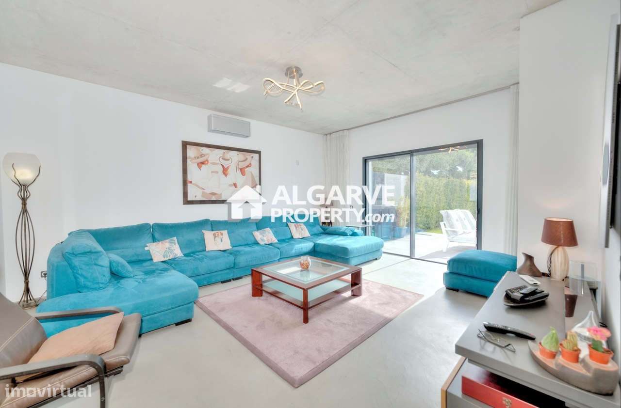 Moderna Moradia T4 com Piscina e Jardim em Almancil-39