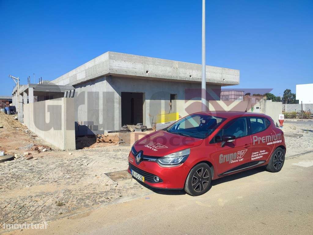 Moradia Isolada Térrea V4 em Construção - Quinta do Anjo-17