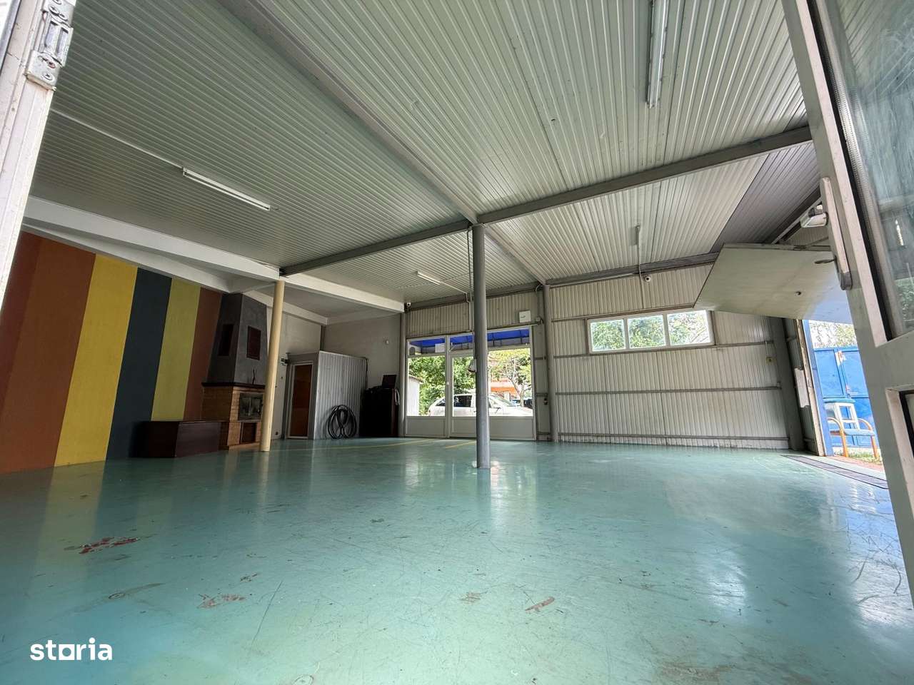 Hala Spatiu Comercial Zona Obor Castelul Apa Acces Rapid Sos Vrancei - Imagine principală: 1/20