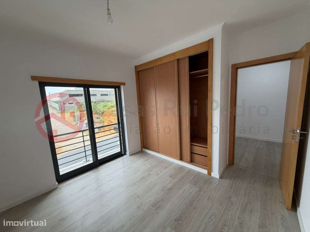 Moradia T5 remodelada no Feijó, Almada-40