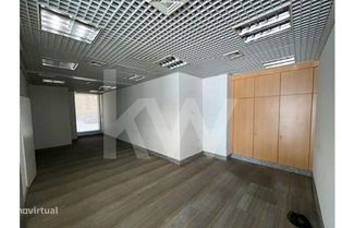 Espaço Comercial para Venda no Areeiro – Excelente Localização | 4 Est - Grande imagem: 4/4