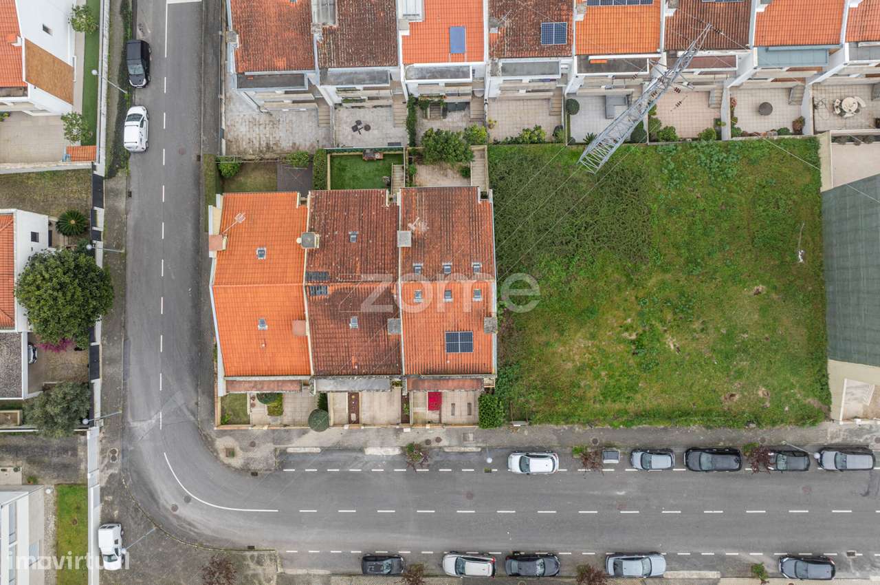 Moradia T4 com Suíte em Dume-33
