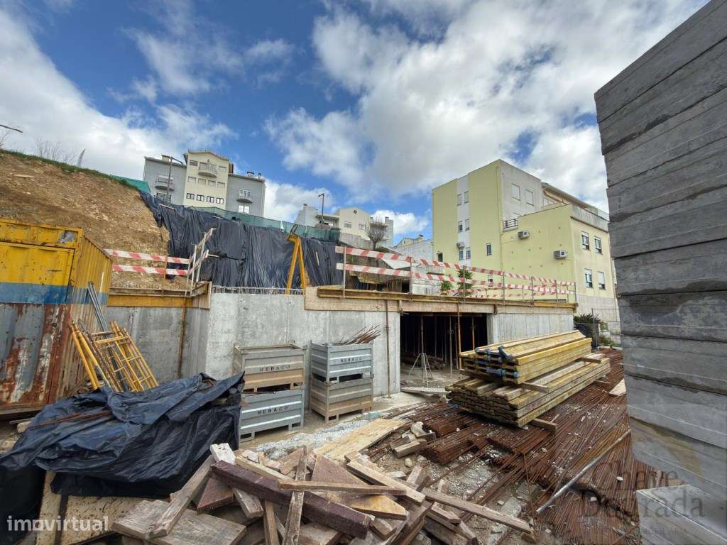 NOVO - Apartamento T2 com garagem e terraço - Grande imagem: 2/14