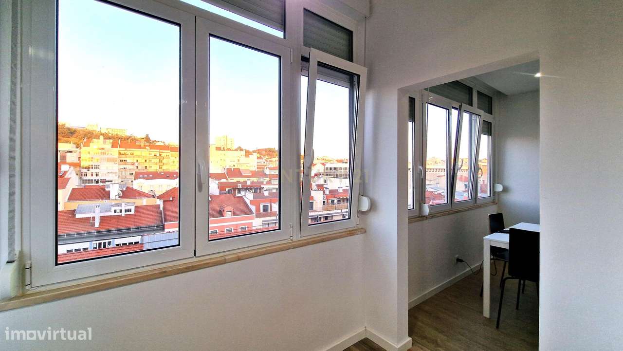 Apartamento T2 luminoso e totalmente remodelado - Rua Passos Manuel - Grande imagem: 4/25