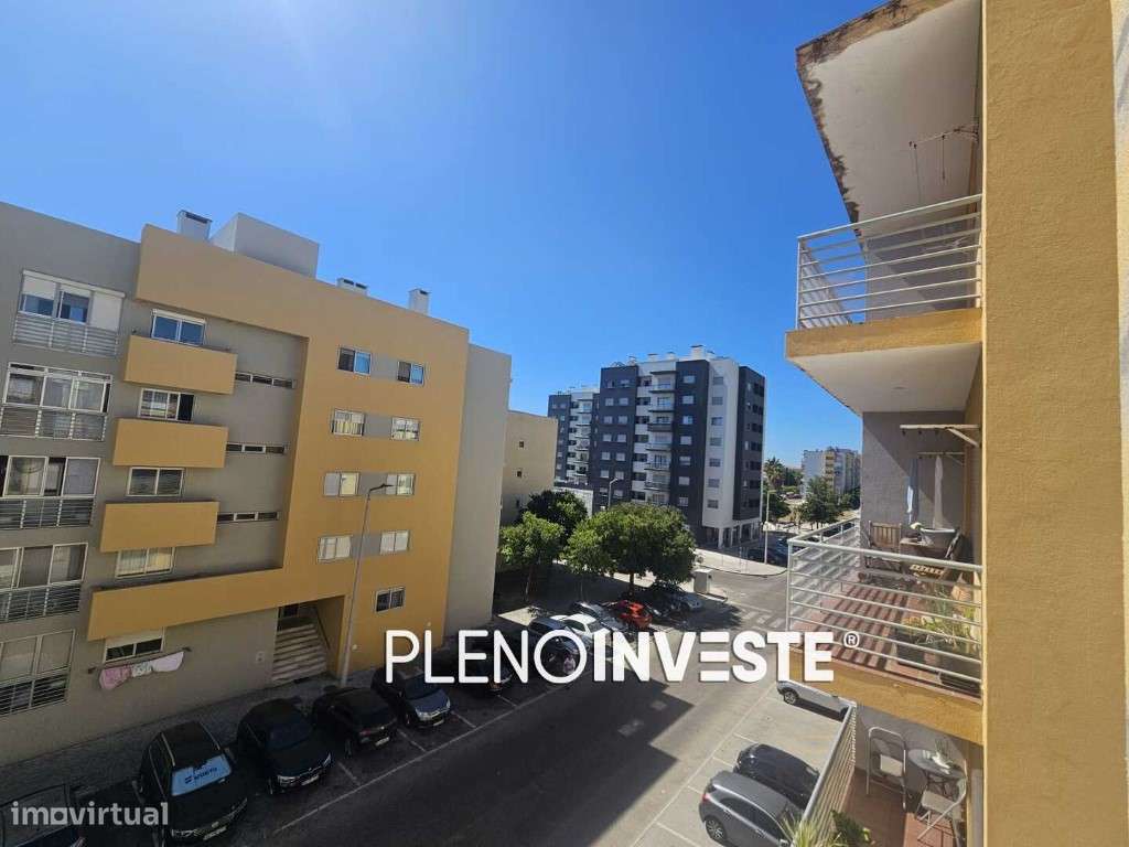 T3 de excelentes áreas com parqueamento no Barreiro-23