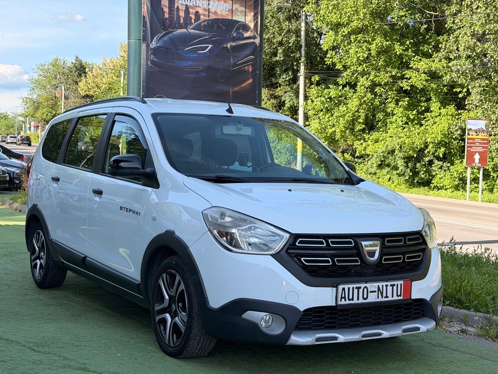 Dacia Lodgy Blue dCi 115 (7-Sitzer) Stepway Selection Blue 2022