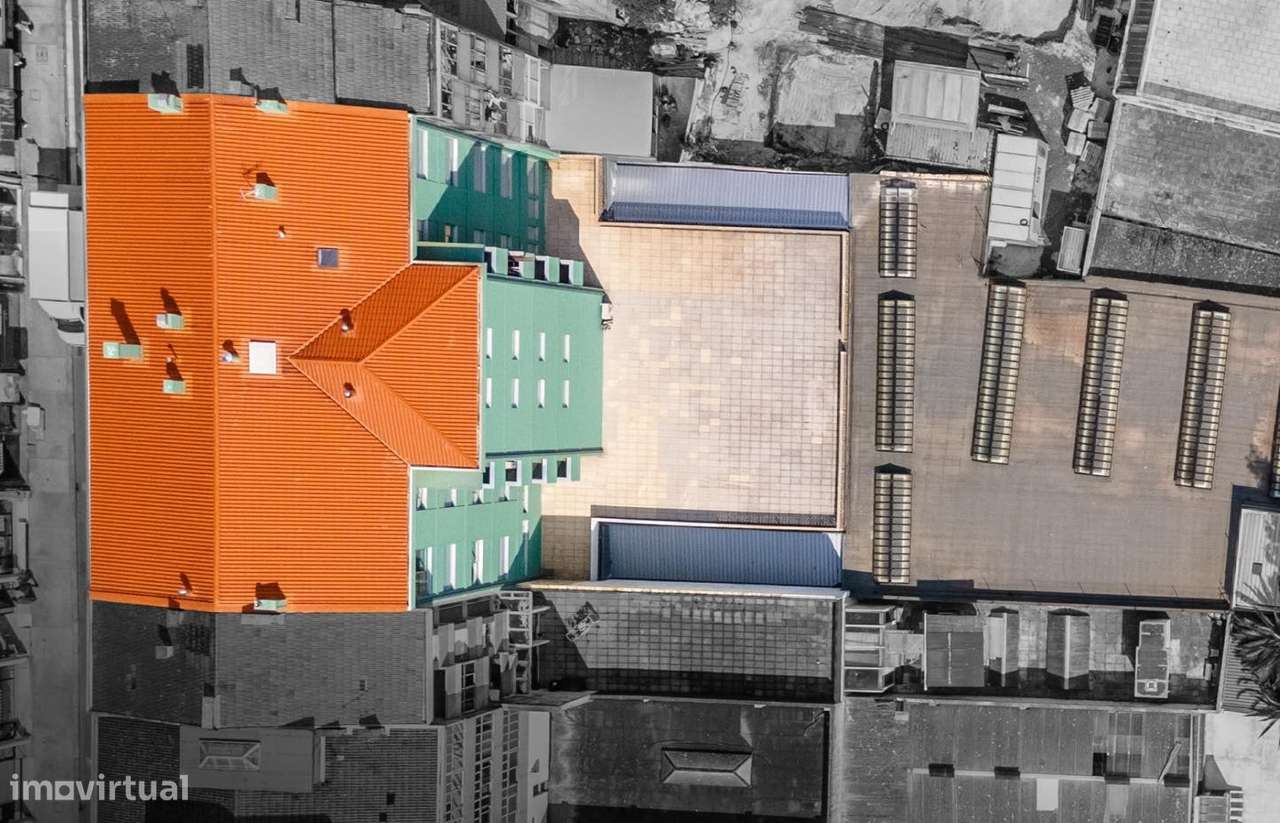 T4 amplo, 4 suites e estacionamento 4 carros – Marquês, Porto-54