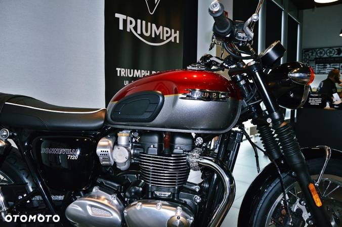 Triumph Bonneville - 21