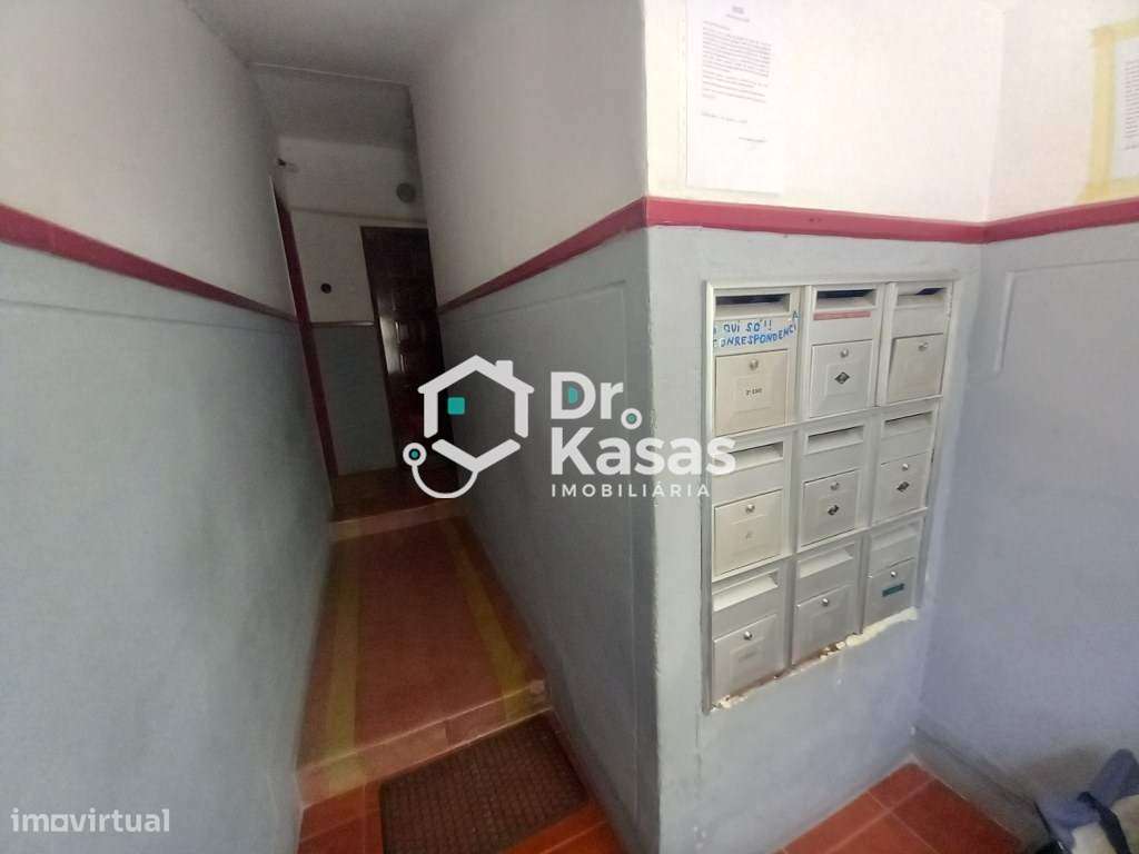 Apartamento T1 renovado na Baixa da Banheira-16