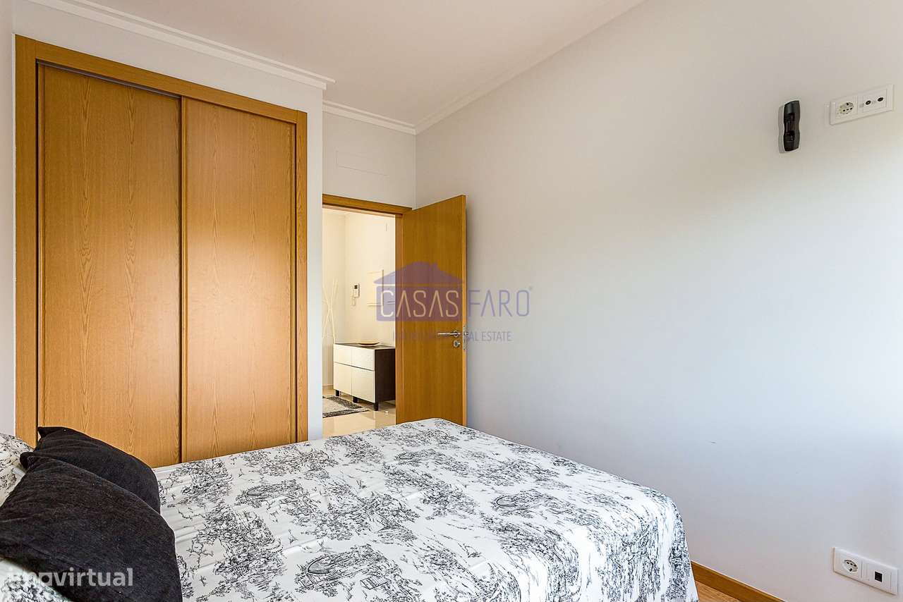 Apartamento T3 semi-novo nos arredores de Olhão na Zona Alta com estac-17