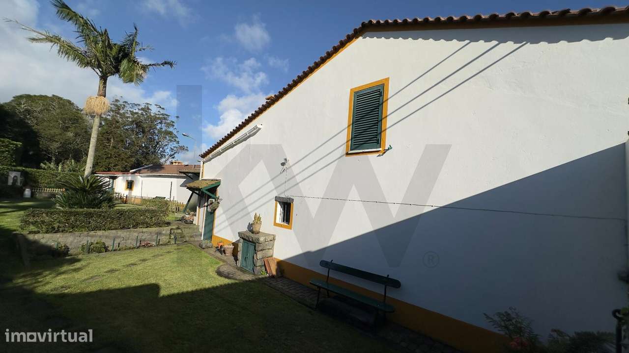 Moradia T3 de Traça Rústica em São Vicente Ferreira com entrada latera - Grande imagem: 4/43