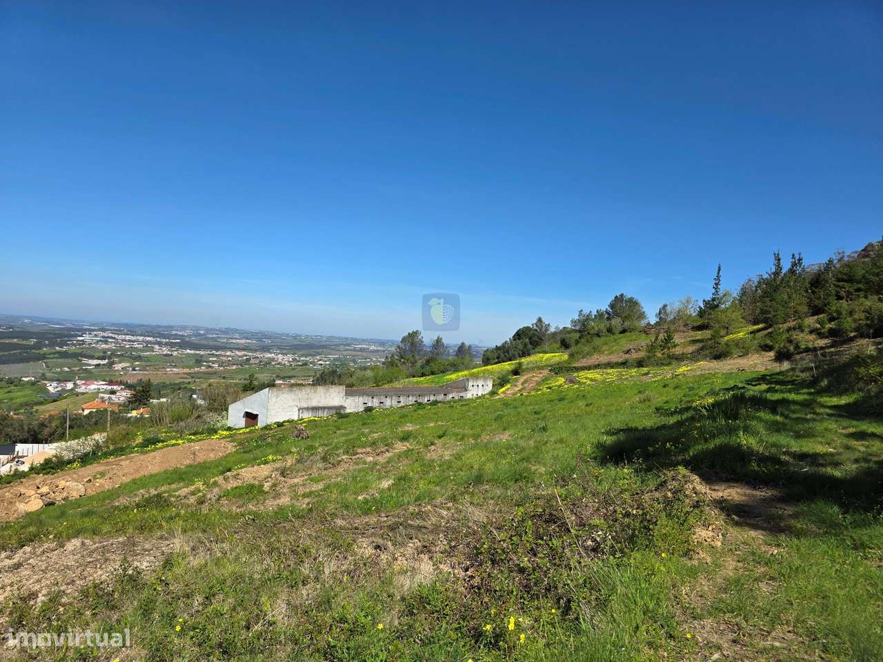 Terreno com 5.200m2, com viabilidade para construir 1 ou 2 casas até 3-2