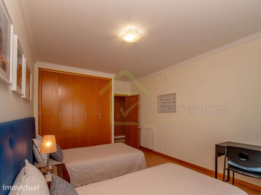 Apartamento T2 no Centro com boas áreas e excelente localização-22