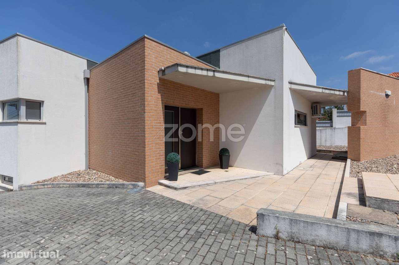 Moradia Moderna em Taveiro, Coimbra com Vistas Desafogadas-49