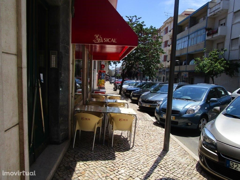 Café Snack-Bar em Algés