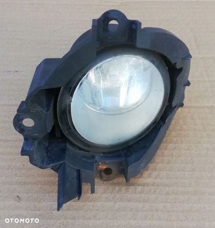 Halogen lewy Koszyczek mocowanie Avensis T27 08- - 1