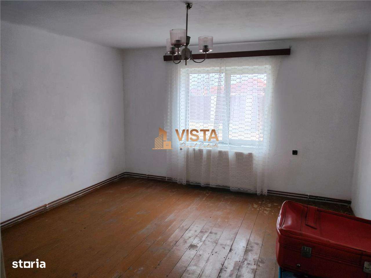 Oportunitate! Casa spatioasa cu teren generos, in Halchiu, Brasov - Imagine principală: 5/12