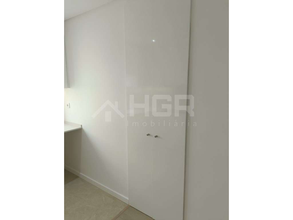 T3 | ENTRADA A ESTREAR | 2 CASAS DE BANHO | EXCELENTE LOCALIZAÇÃO-8