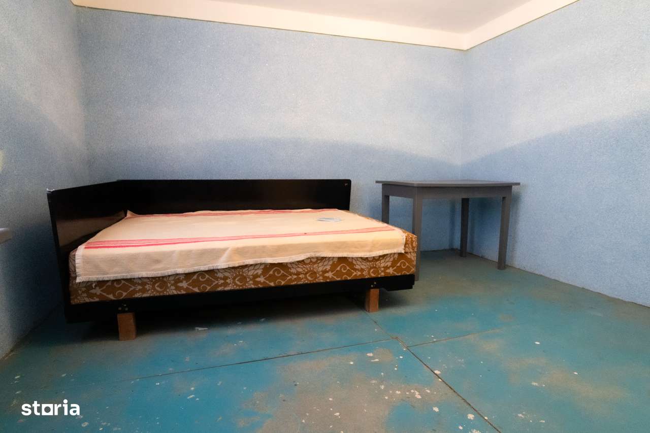 Ocazie-Casa de renovat. 8 camere langa Oltenita-Lac in spatele curtii.-7