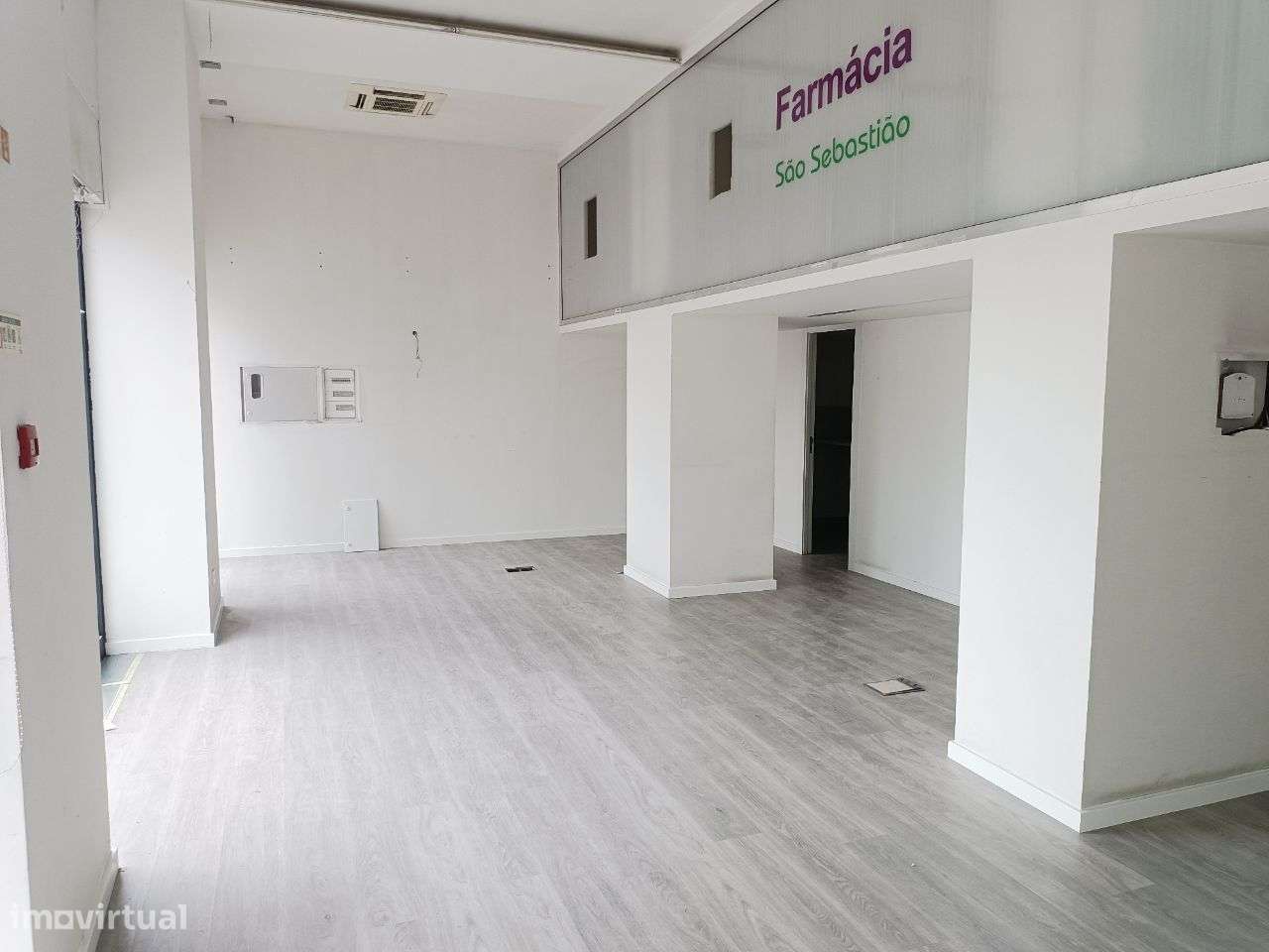 Espaço comercial ou de serviço em Coimbra (Av. Elísio de Moura) - Grande imagem: 1/8