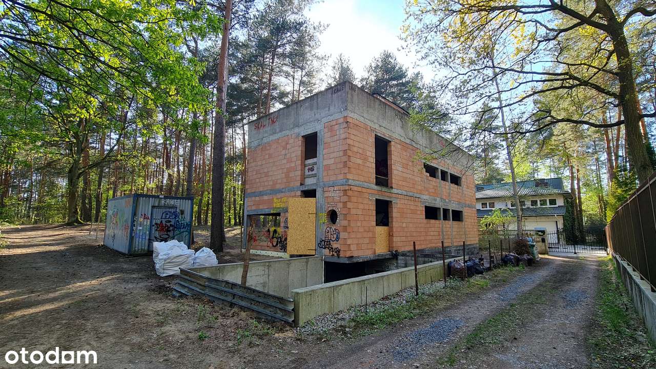 Działa z domem w stanie surowym